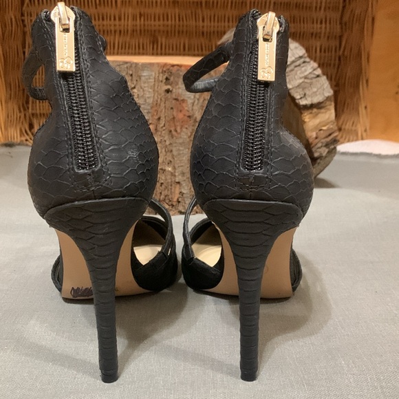 Jessica Simpson Black Heels. Size 7M - Picture 5 of 8